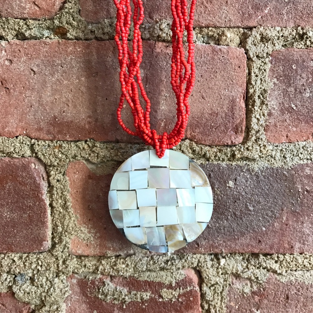 🛑 NOT FOR SALE: Seashell medallion beaded necklace